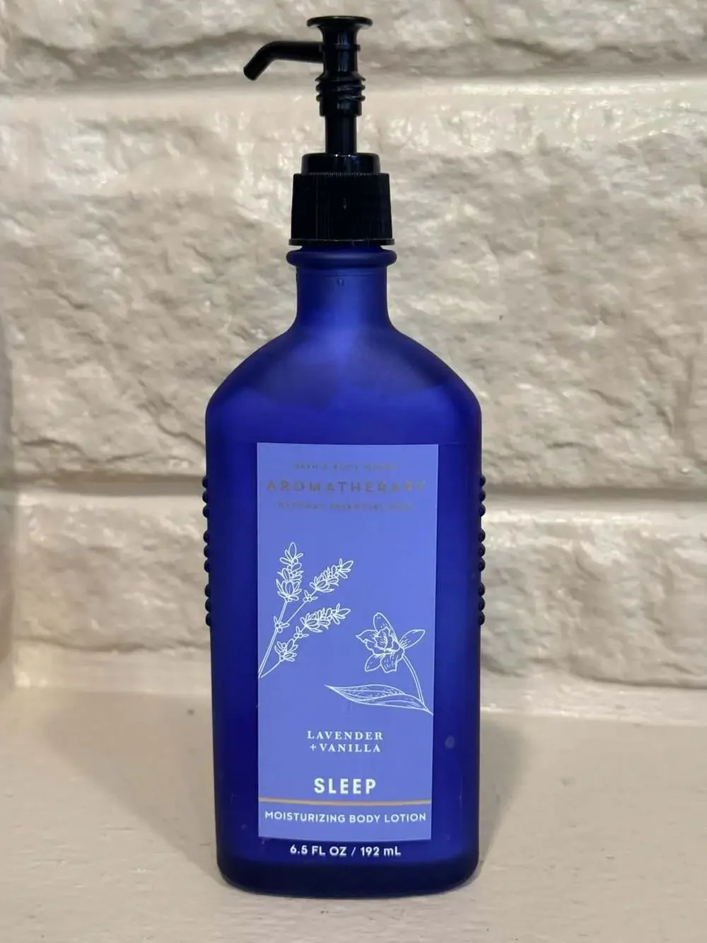 Bath & Body Works Aromatherapy Sleep Lavender + Vanilla Lotion, 6.5 fl oz READ